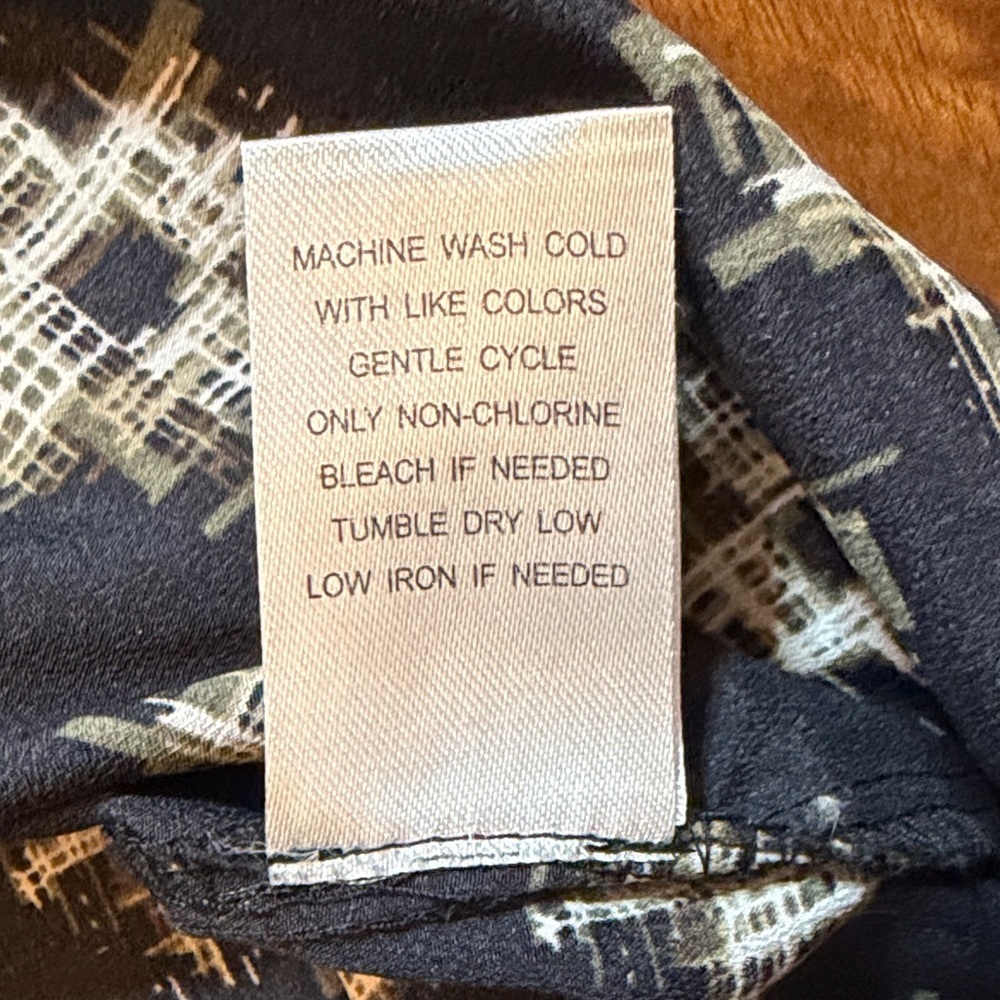 Women's Patterned Blouse - Picture 5 of 5